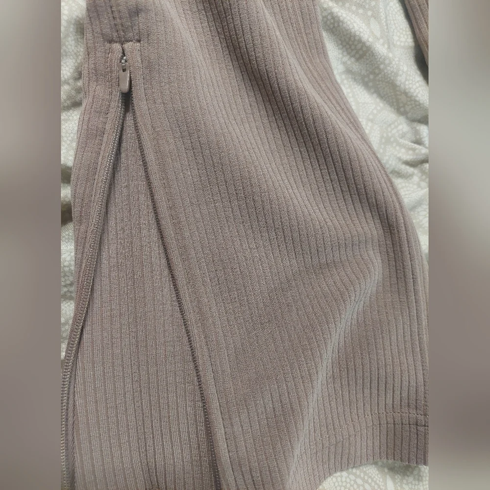 Lululemon Athletica Softstreme Brown Cropped Pants